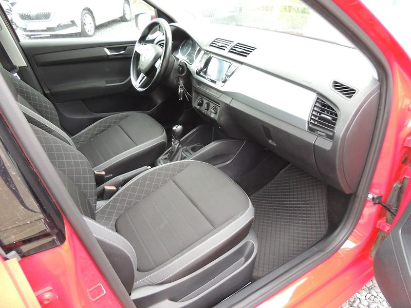 Škoda Fabia (2018) 1.0MPi,55kw,Amb,1.maj,ČR - fotka 29 z 43