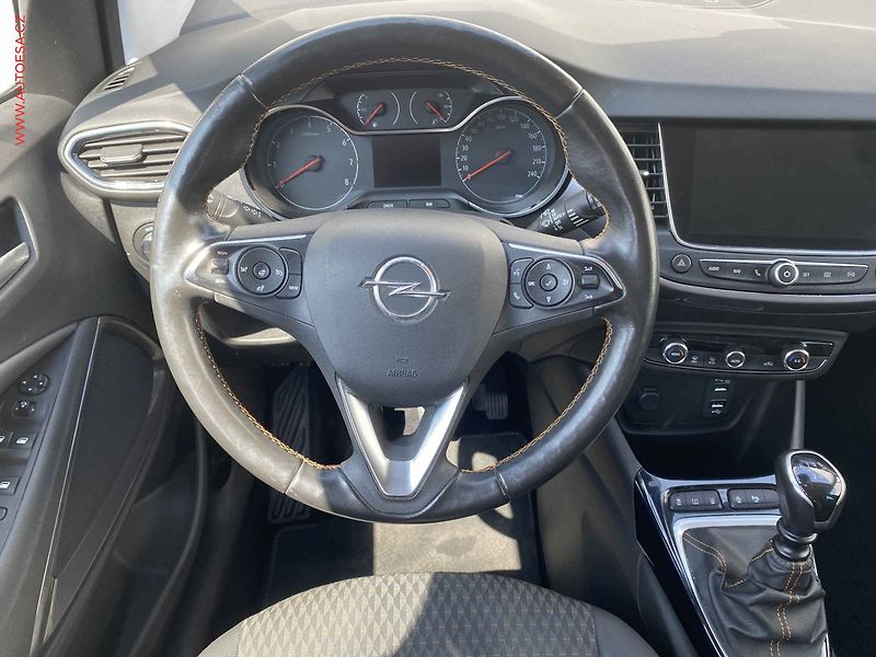 Opel Crossland X (2019) 1.2T, Innovation, navi - fotka 11 z 17
