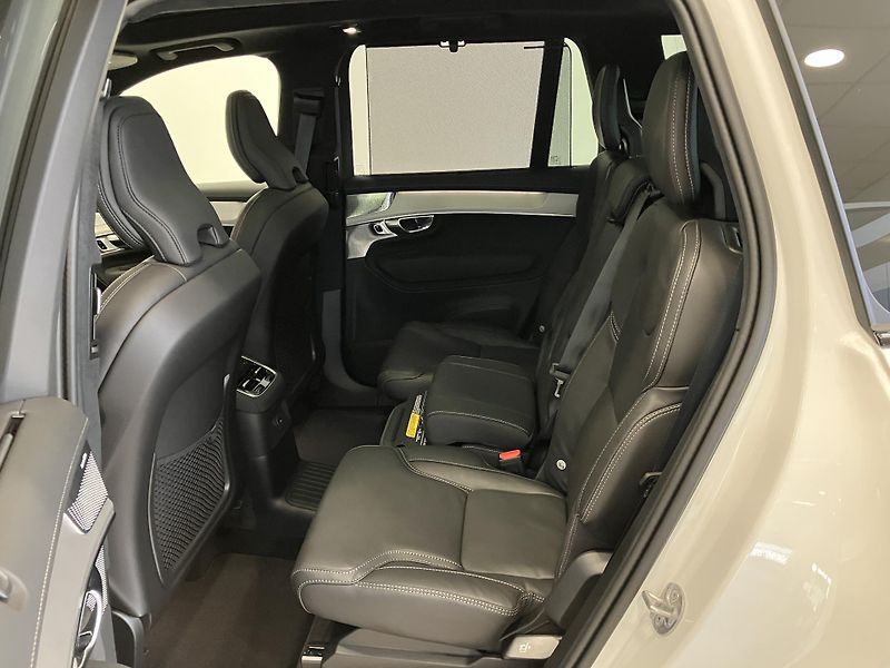 Volvo XC90 T8 eAWD Ultra BE - REZERVACE - fotka 15 z 43