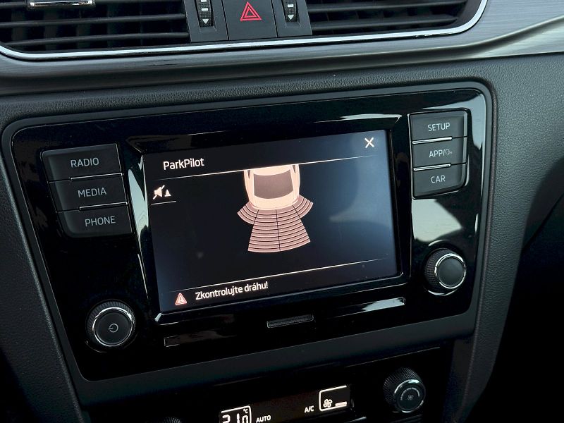 Škoda Rapid (2019) 1.0 TSI 81 kW Style - fotka 18 z 21