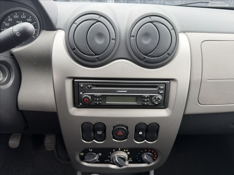 Dacia Sandero 1.4 - fotka 9 z 12