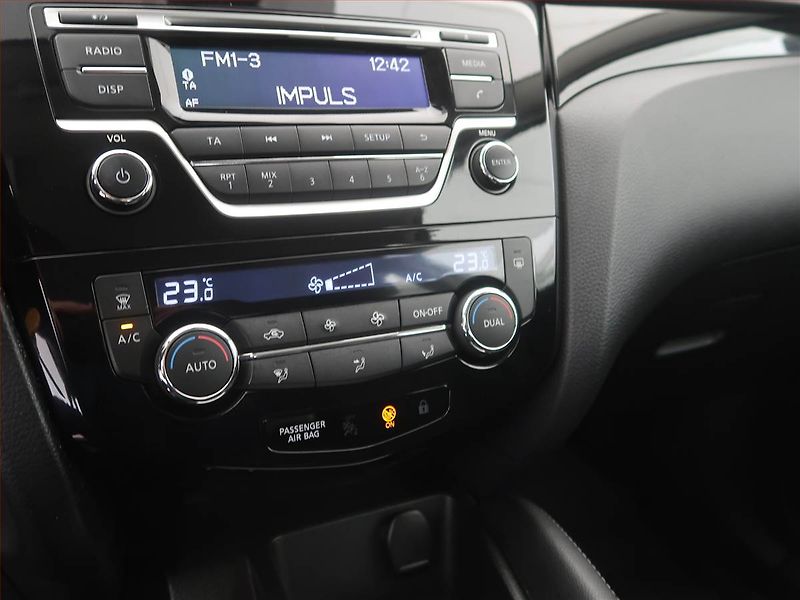 Nissan Qashqai (2015) Acenta 1.2 DIG-T, ČR,1.maj - fotka 15 z 17
