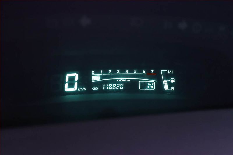 Toyota Yaris (2007) 1.3 VVT-i, Automat - fotka 11 z 17