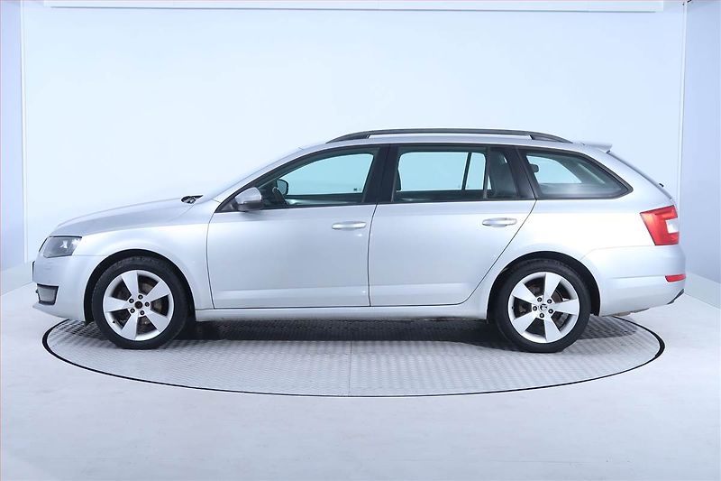 Škoda Octavia (2014) 2.0 TDI, 4X4, Xenony - fotka 3 z 21