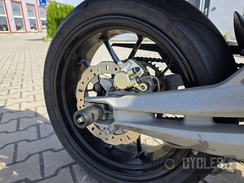 Aprilia Dorsoduro 750 (2010) - fotka 8 z 18