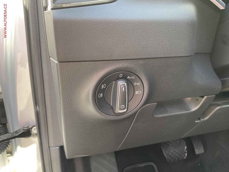 Škoda Karoq (2018) 1.0 TSi, Style, DSG, LED - fotka 15 z 20