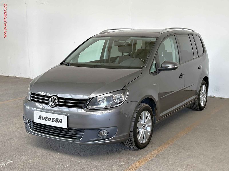 Volkswagen Touran (2013) 1.4 TSi, AC, výhřev sed. - fotka 3 z 15