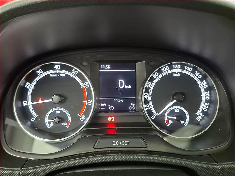 Škoda Fabia (2022) Ambition 1.0 TSI, ČR,1.maj - fotka 11 z 16