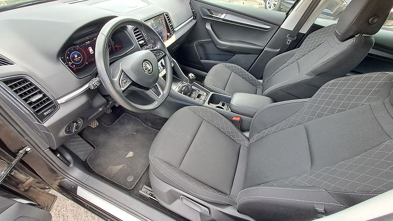 Škoda Karoq 1.6TDi Elegance NAVI - fotka 18 z 29