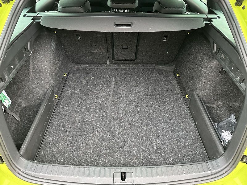 Škoda Octavia (2025) Combi 1.5 TSI M-HEV DSG Sportl - fotka 29 z 35