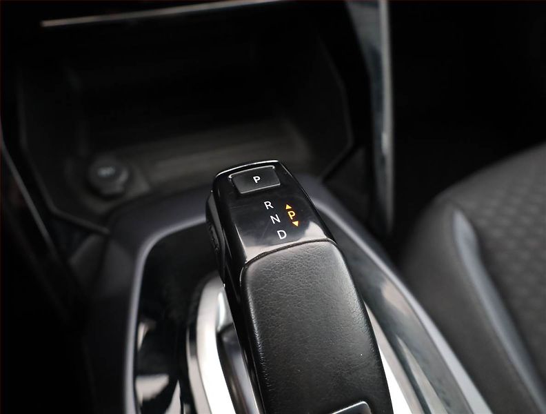 Peugeot 2008 (2020) 1.5 BlueHDi, Automat, ČR,1.maj - fotka 14 z 18