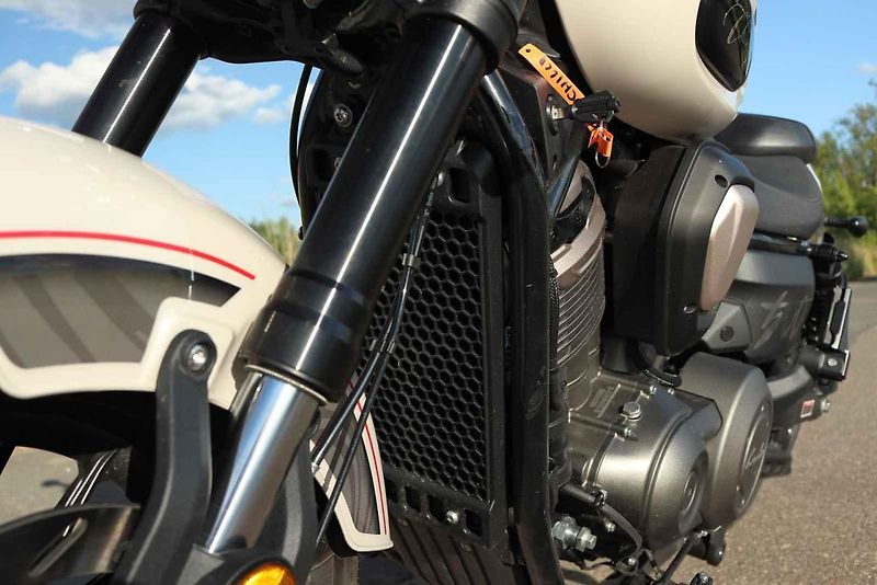 Benda Chinchilla 500 patří k motorkám, za kterými se na silnici zálibně otočíte.