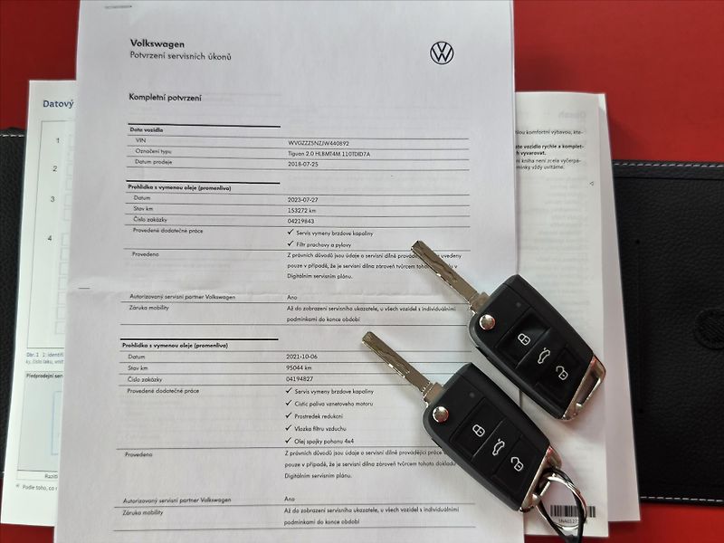 Volkswagen Tiguan 2,0 TDi 4x4 DSG Highline ČR 1. - fotka 7 z 21