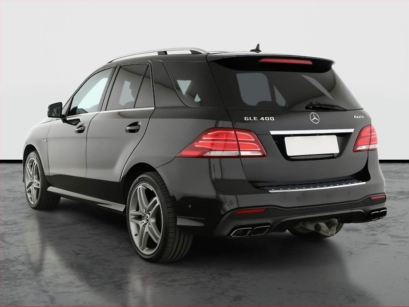 Mercedes-Benz GLE (2015) AMG line 400 - fotka 4 z 30