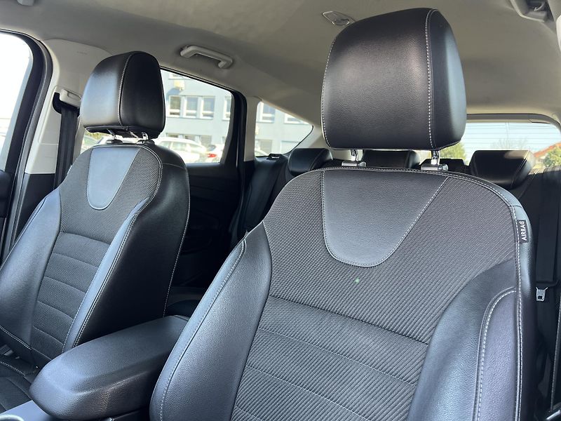 Ford Kuga 2.0TDCi 4x4 TAŽNÉ TEMPOMAT  - fotka 10 z 31
