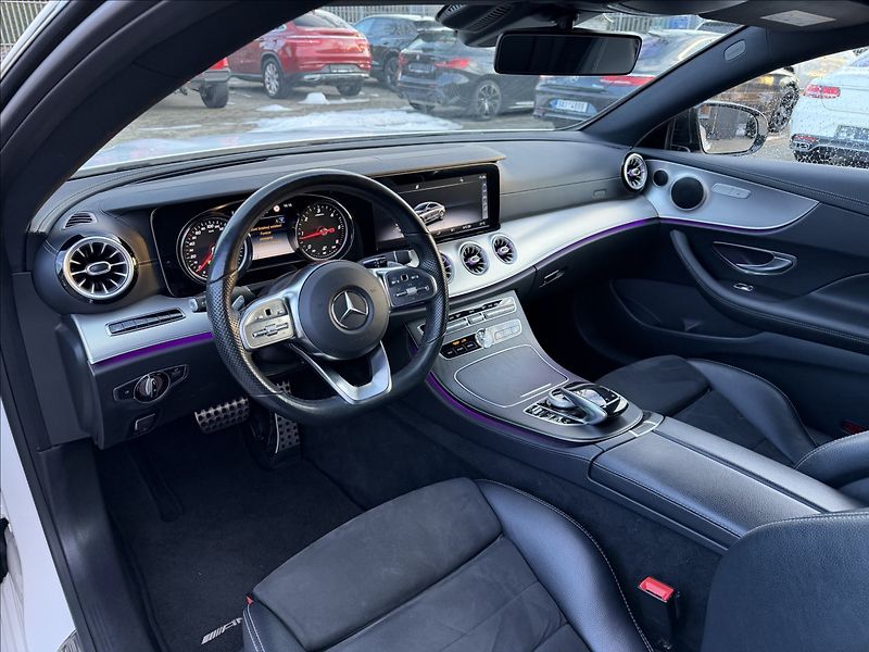 Mercedes-Benz Třídy E 220d 4Matic AMG - fotka 11 z 29