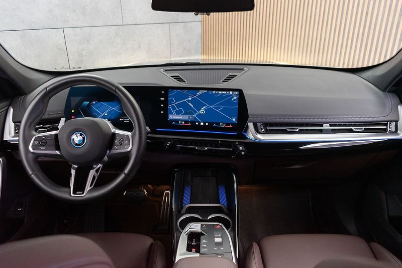 BMW iX1 xDrive30 REZERVACE - fotka 8 z 47