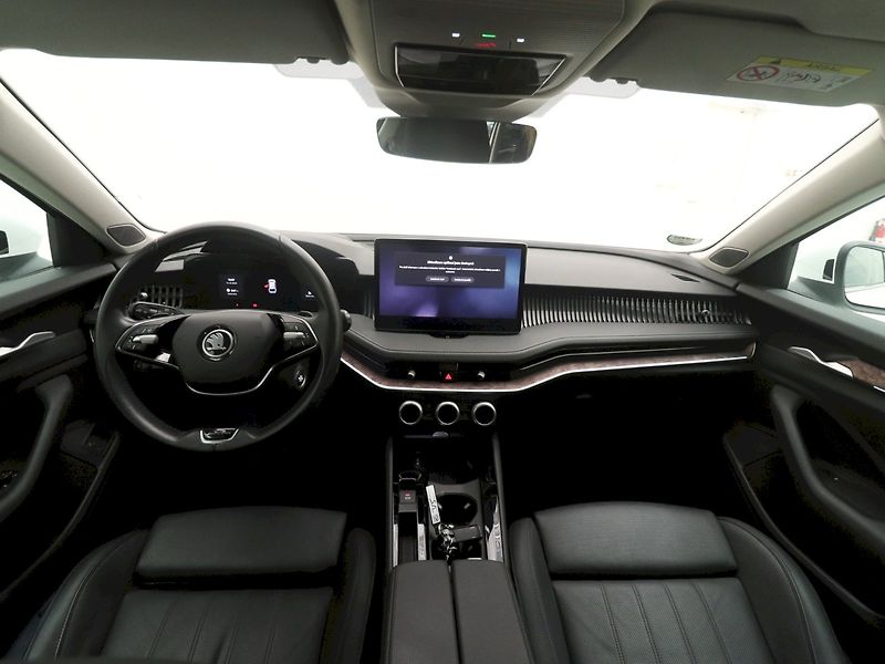 Škoda Superb (2024) COM.IV L K TS 110/1.5 A6F - fotka 15 z 25