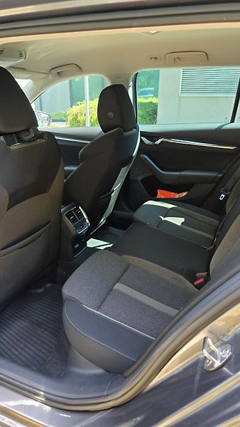 Škoda Octavia (2022) 2.0 TDI Scout 4x4, Webasto - fotka 16 z 17