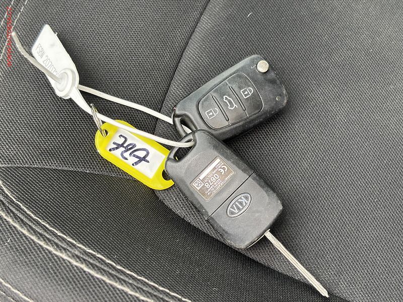 Kia Sportage (2012) 1.7 CRDi, Premium, panor - fotka 19 z 19