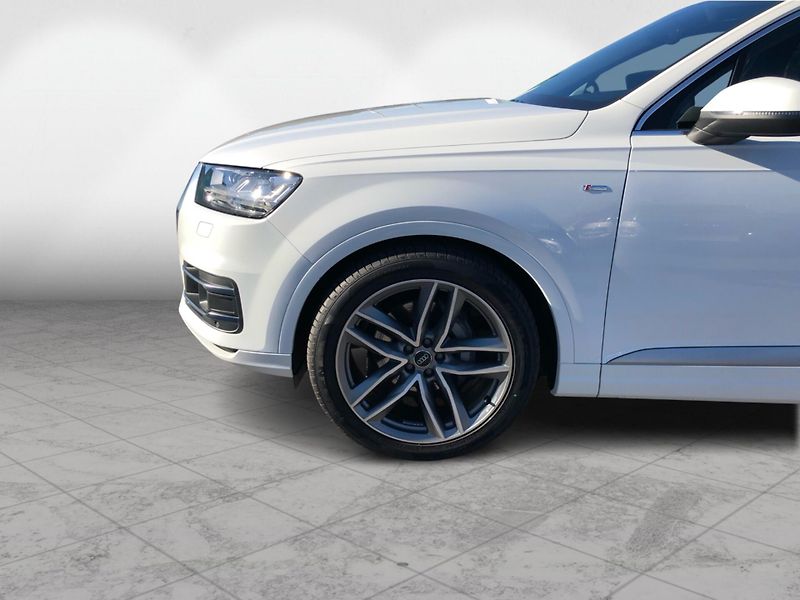 Audi Q7 3.0TDi S-LINE - fotka 10 z 30
