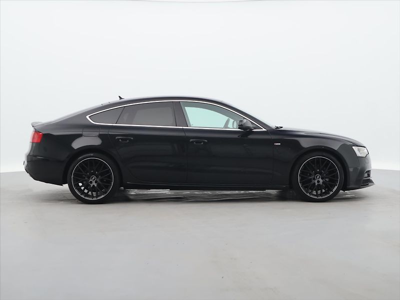 Audi A5 3,0 TDI quattro S-Line 1.Maj - fotka 8 z 36