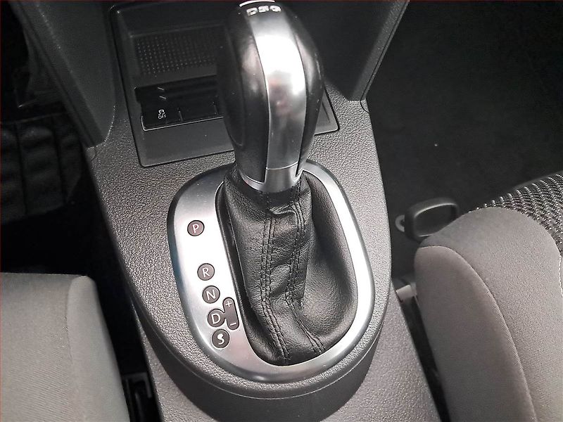 Volkswagen Touran (2011) 1.4 TSI CNG, Automat, Tempomat - fotka 16 z 19