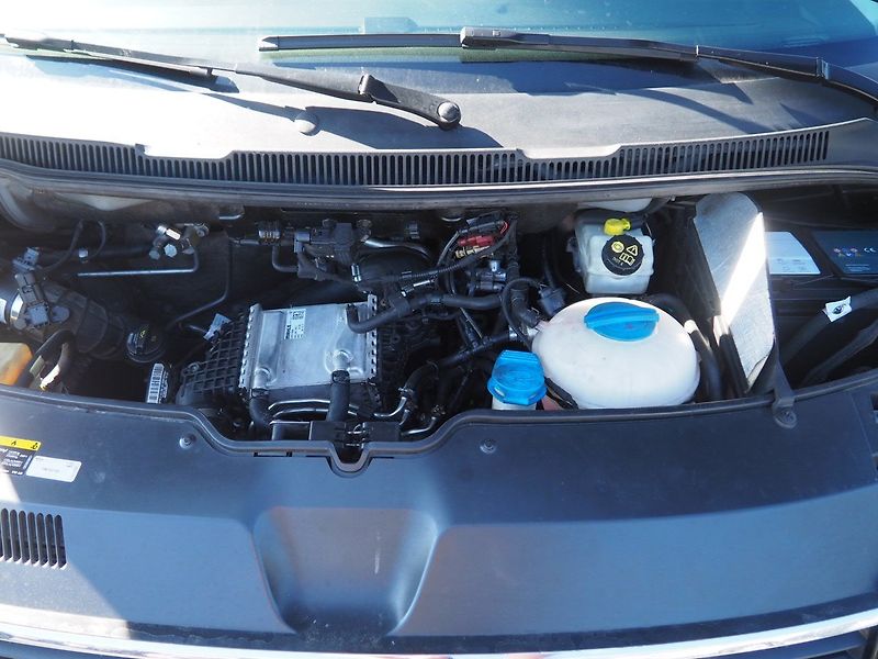 Volkswagen Multivan (2018) 2.0 TDI, 110kW, 4Motion, Long - fotka 37 z 37