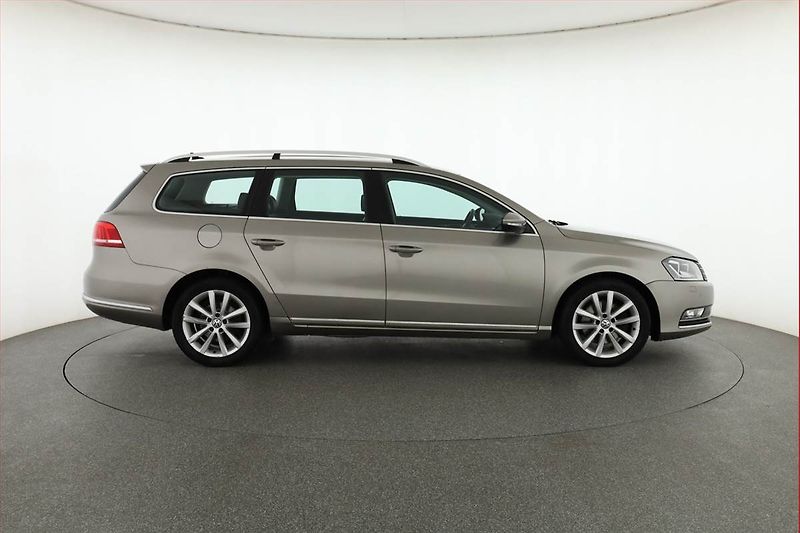 Volkswagen Passat (2013) Highline 2.0 TDI, Automat - fotka 6 z 14