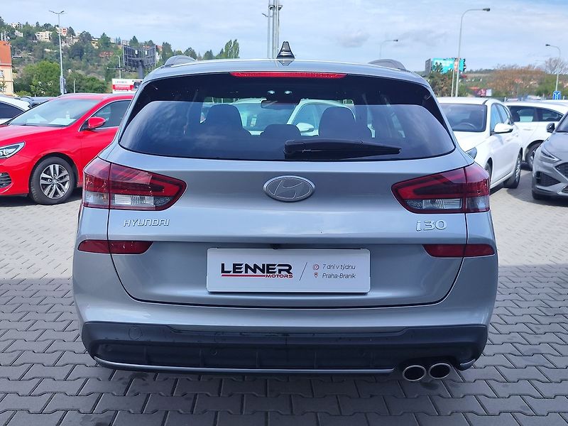 Hyundai i30 1.5 T-GDI/103kW N-Line DCT - fotka 6 z 35
