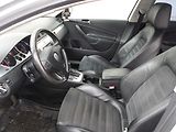 Volkswagen Passat 2,0TDi 125kW Na OPRAVU !!! - náhled 16