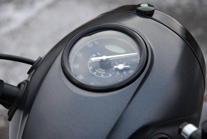 Jawa Perak (2026) 350 CL BLACK - fotka 16 z 25