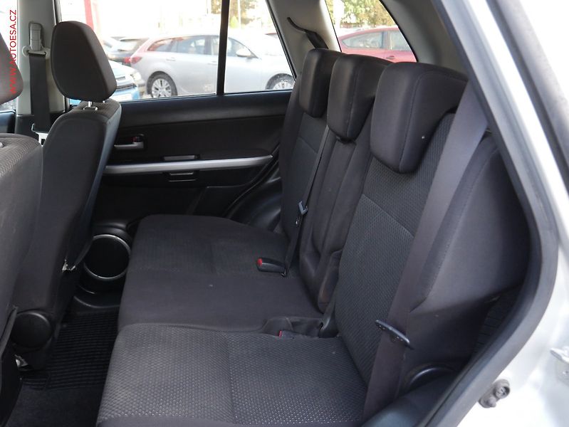 Suzuki Grand Vitara (2010) 2.4.i 4x4, ČR, Výhř.sed, TZ - fotka 10 z 15