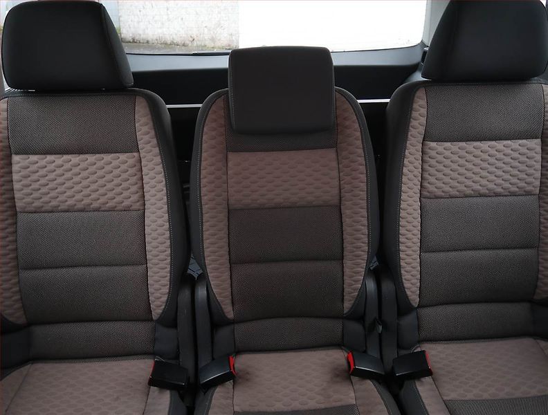 Volkswagen Touran (2008) Cross 2.0 TDI, Automat - fotka 10 z 19