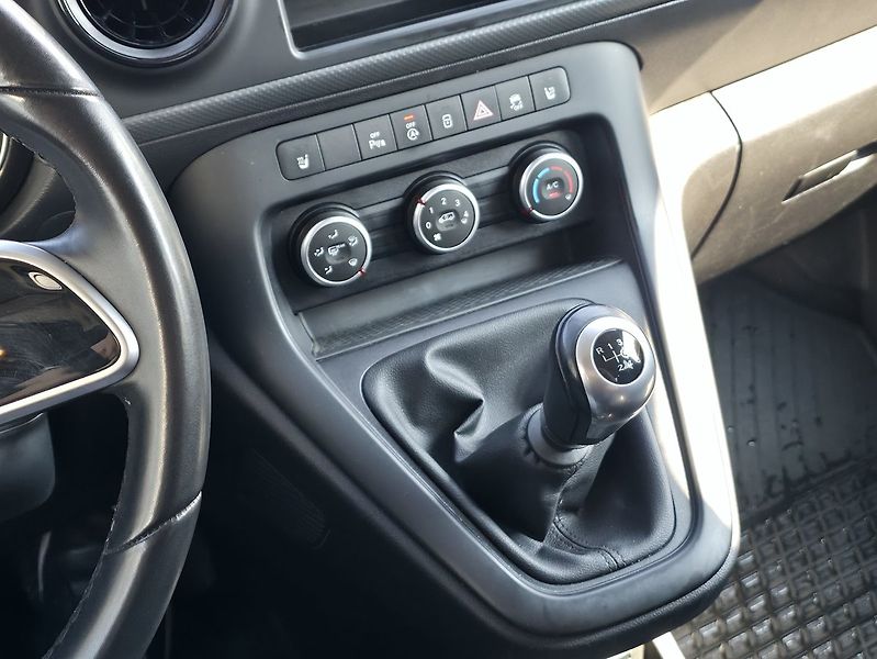 Mercedes-Benz Citan 110 CDI Tourer PRO S - fotka 22 z 24