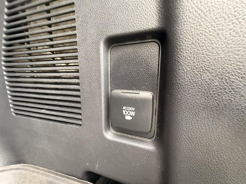 Toyota Land Cruiser 2.8-MAX.VÝBAVA-TAŽNÉ 3t-DPH - fotka 30 z 31