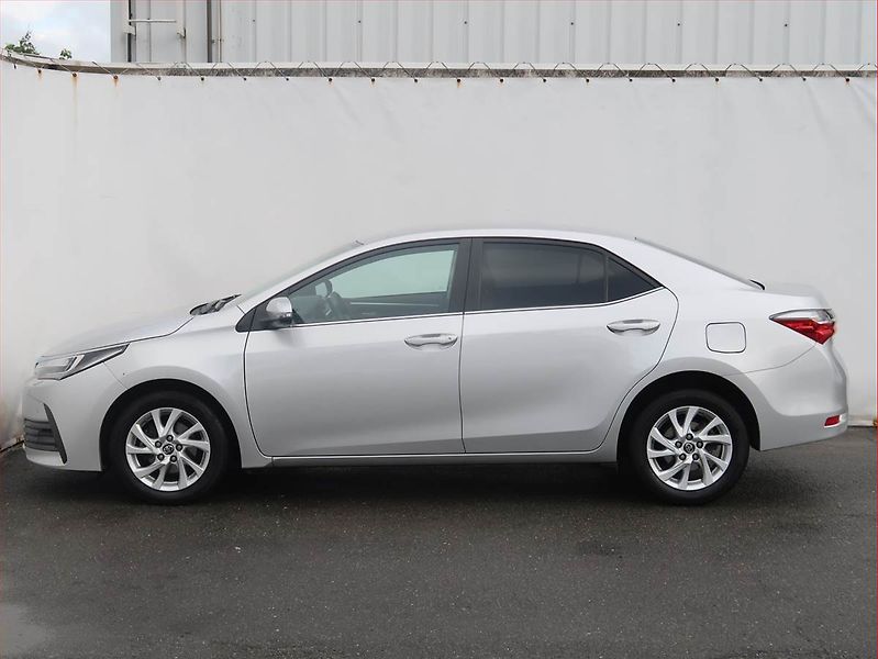 Toyota Corolla (2018) 1.6 Valvematic, ČR,1.maj - fotka 3 z 21