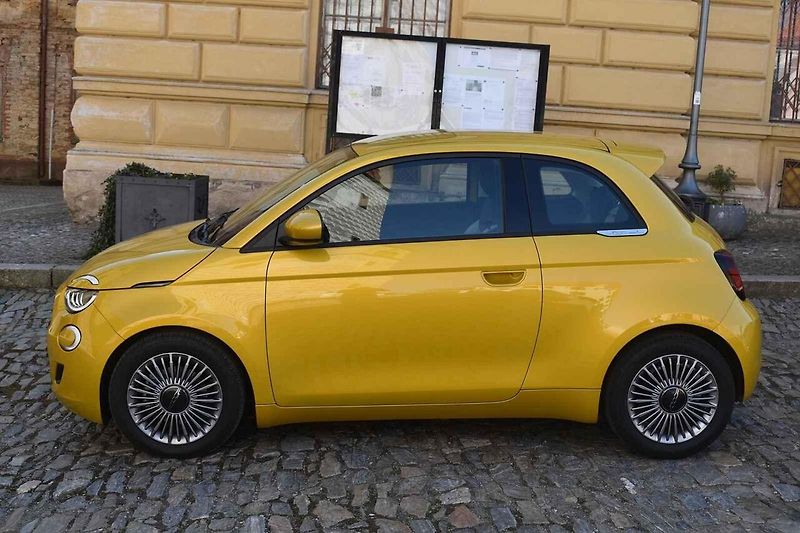 Fiat 500 je stále krásné auto. Nyní už nemusí být jen elektrický.