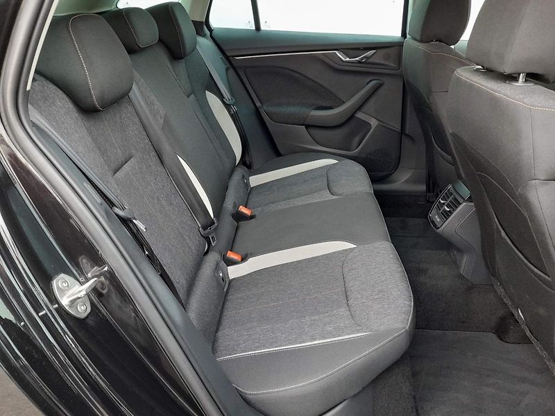 Škoda Scala Style Plus 1.0 TSI 81kW 6MP - fotka 28 z 28