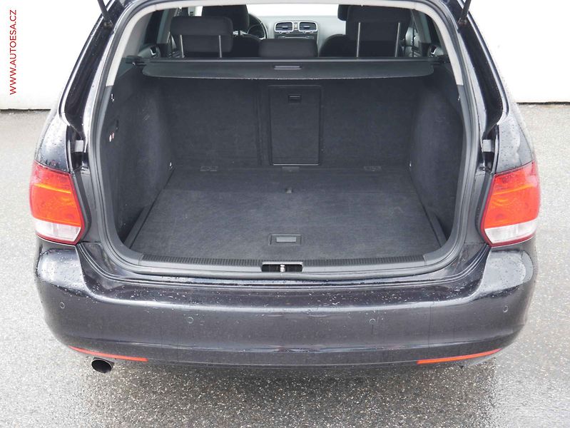 Volkswagen Golf (2010) 1.6TDi, Klima - fotka 7 z 14