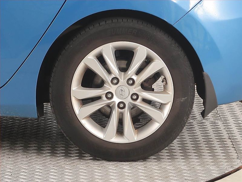 Hyundai i30 (2015) 1.6 MPI, Serv.kniha, Tempomat - fotka 14 z 17