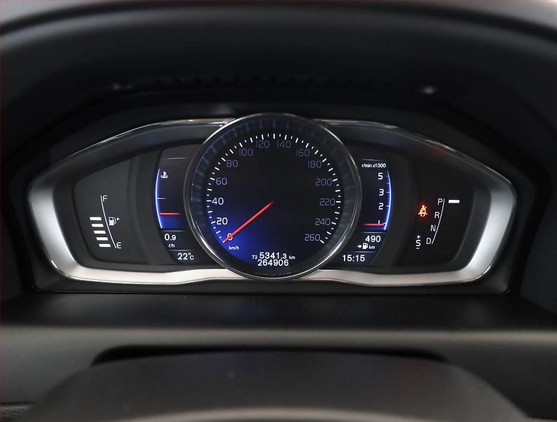 Volvo XC60 (2014) R-Design D5, 4X4, Automat - fotka 9 z 20