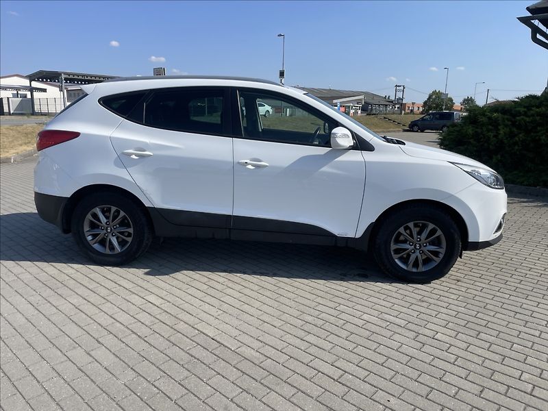 Hyundai ix35 2,0 CRDi 100kw 4x4 Tažné Kůže - fotka 5 z 41