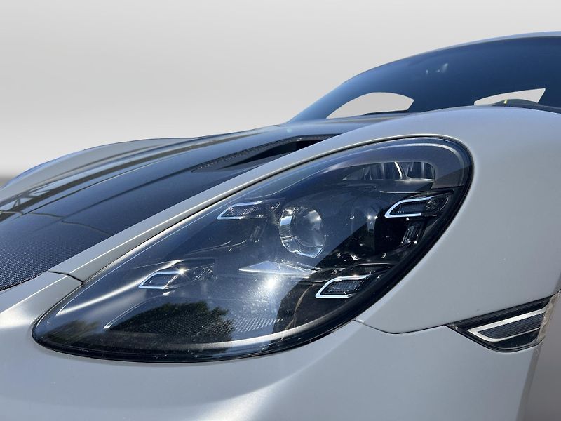 Porsche Cayman 718 GT4 RS - fotka 9 z 30