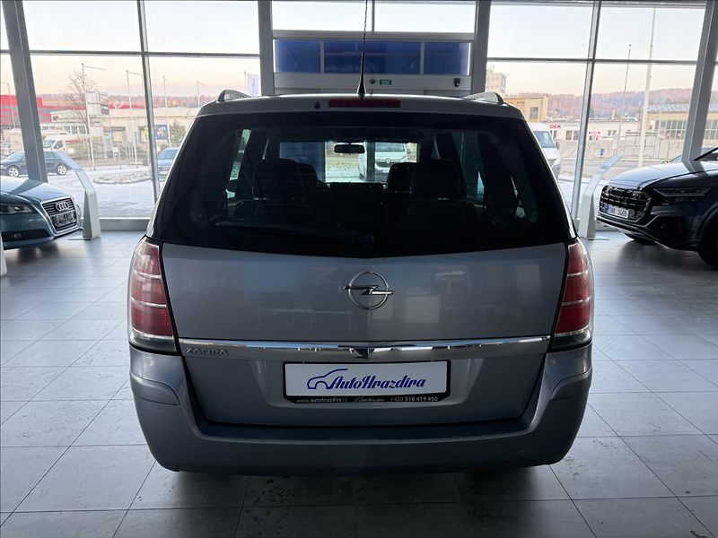 Opel Zafira 1,6   77kW,SERVISKA,7 MÍST - fotka 5 z 20