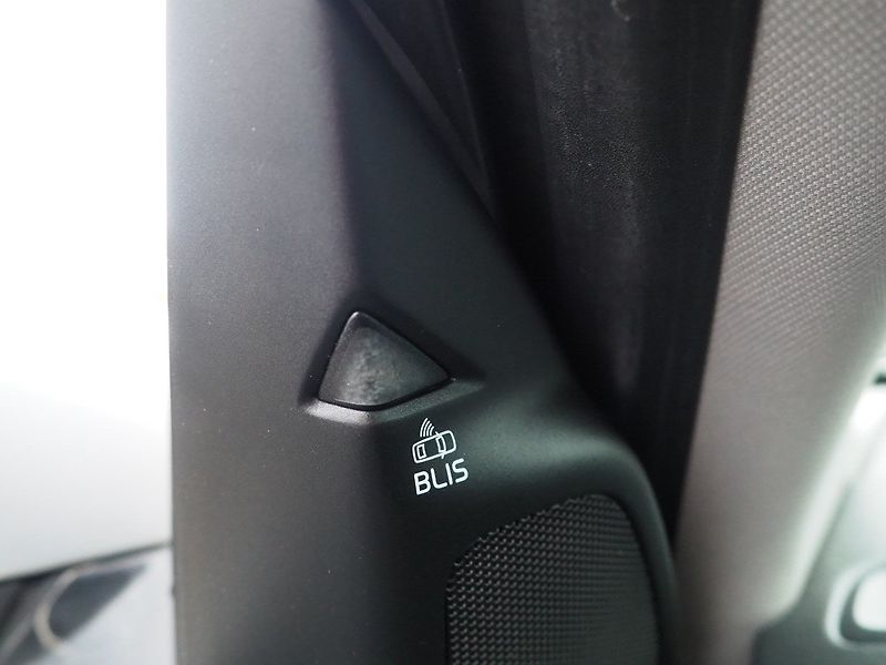 Volvo V60 (2010) 2.0D 120 kW, Automat - fotka 32 z 34