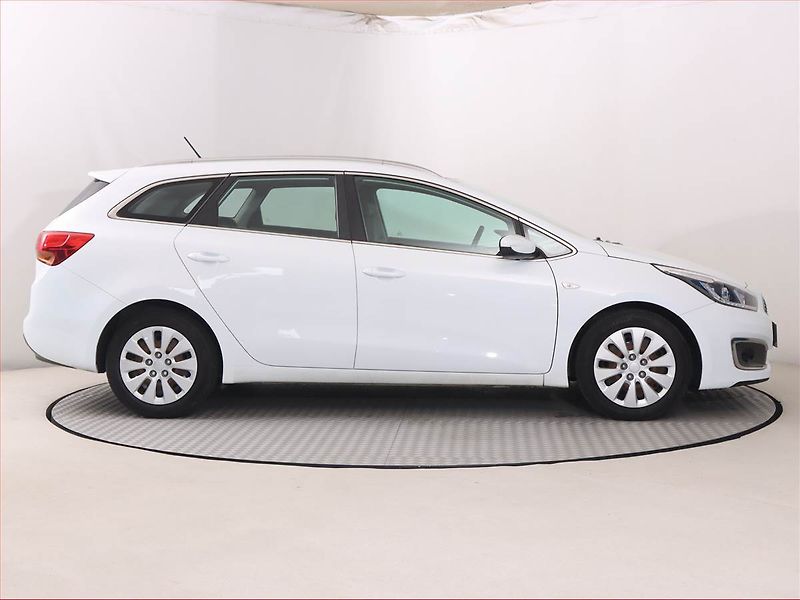 Kia Ceed (2017) 1.6 CRDi, Tempomat - fotka 6 z 18