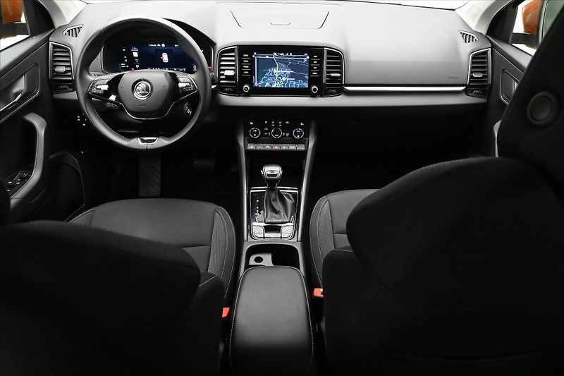 Škoda Karoq 1,5 TSI 110 kW DSG Ambition Zá - fotka 15 z 31