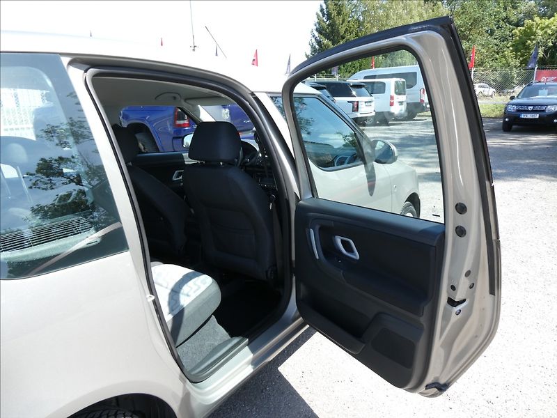 Škoda Roomster 1,4 i 16V závěs, serviska - fotka 24 z 49