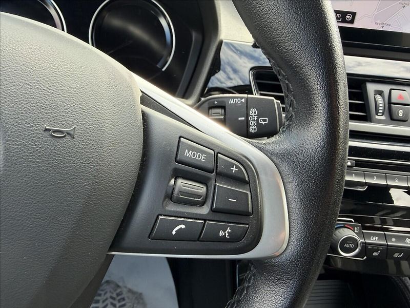 BMW X1 18d xDrive SportLine Head-up - fotka 14 z 23